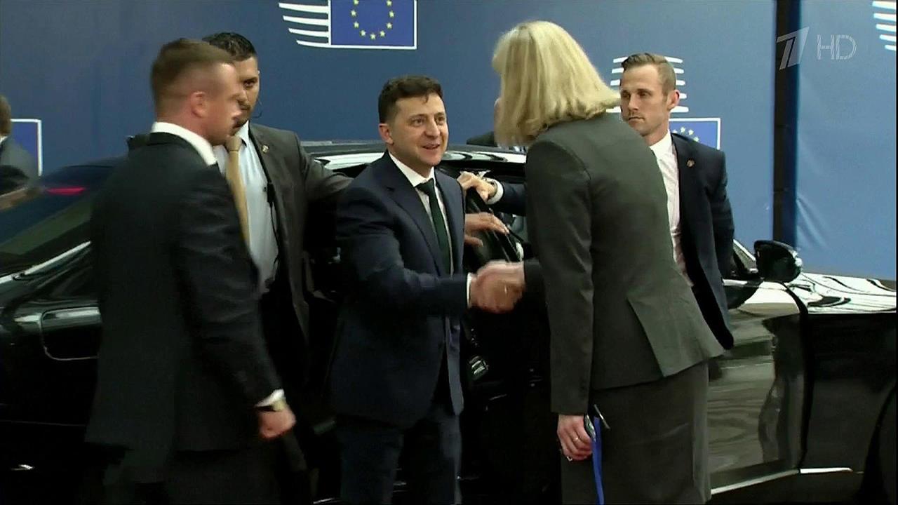 Владимир Зеленский просит у США новое вооружение