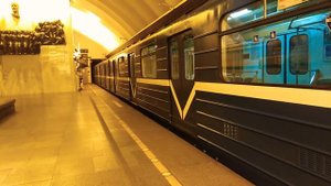 Перегонка Метро-поезда 81-717.5/714.5 "Номерной", станция метро Обухово