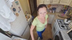 Домашнее видео. 5 января 2024 год. Ещё немного продуктов к Рождеству. Зарядка с Алисой. Запасы в под