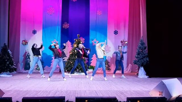 Танцевальный коллектив "Азарт" - Blinding Lights смотреть онлайн