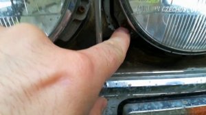 замена лампочки ближнего света ВАЗ 2106