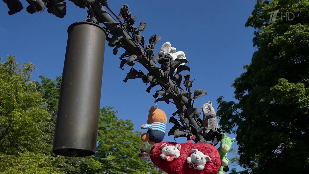 Детей - жертв войны в Донбассе вспоминают в ДНР и ЛНР