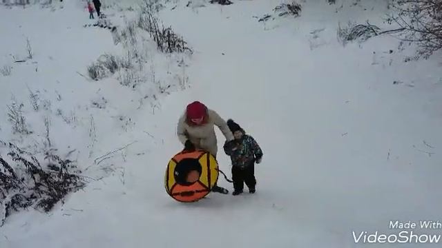 Мама всегда придет на помощь. И будет падать вместе с тобой. смотреть онлайн