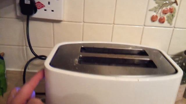 Proper Toaster смотреть онлайн