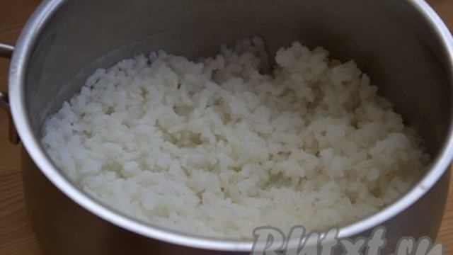 Салат с копчёной курицей и рисом