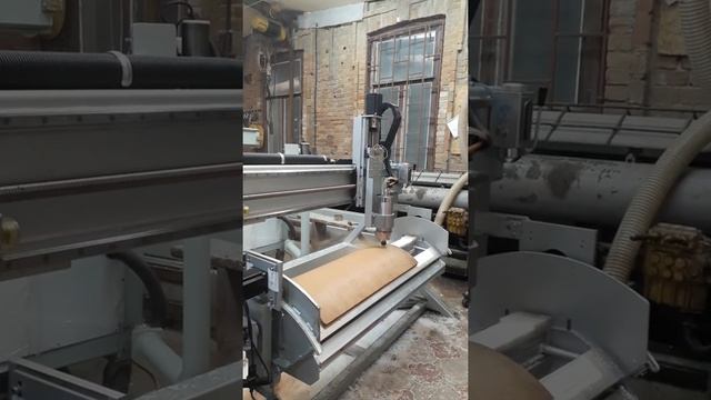 Обработка радиусного фасада МДФ
