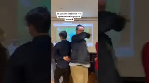 Еврейская?? молодёжь пригласила нас?? отмечать вместе Шабат