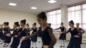 Урок узбекского танца. 2-ой год обучения. Положения рук и ног бухарской школы.