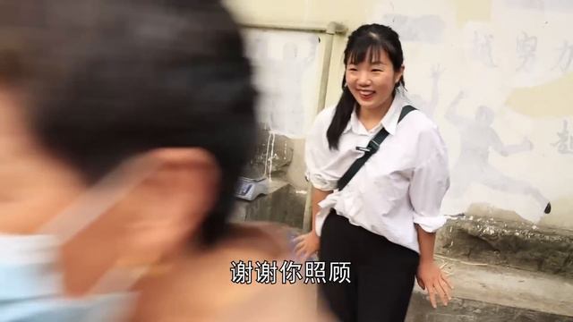 趕大集市集上賣嫩洋芋！ 兩小時賣完200多公斤，一大早起的太值得了！ 【燕麥行遊】 смотреть онлайн