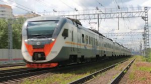Электропоезд ЭД4М-0502 следует резервом.