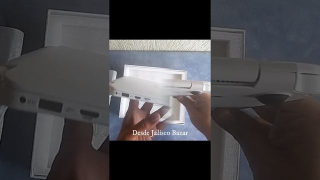 Unboxing SlimBookII Connect 11.6