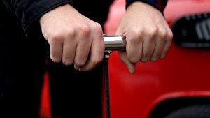 Насос,да придёт спаситель.Автомобильный ручной/АВТОСТОП ORANGE/с манометром (велосипедный) AC-9001