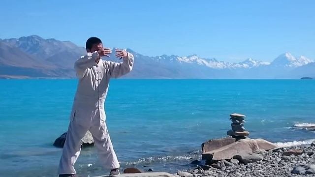 The Body Mind Form Of Zhineng Qigong