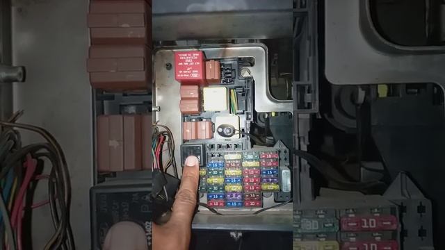 FORD FIESTA 2010 1.6 - RELÉ DE IGNIÇÃO смотреть онлайн