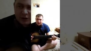 Сбивая чёрным сапогом с травы прозрачную росу.