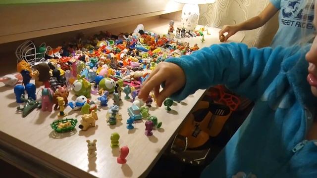 прилипалы, много игрушек, ам ням смотреть онлайн