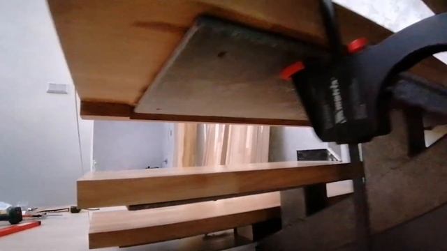 Лестница на монокосоуре, монтаж ступеней смотреть онлайн