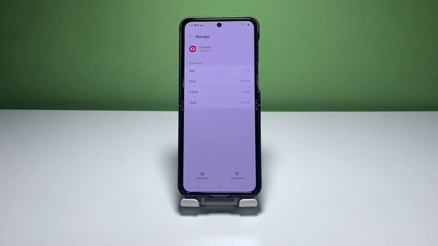 How to Clear App Cache and Data on Galaxy Z Flip4 смотреть онлайн
