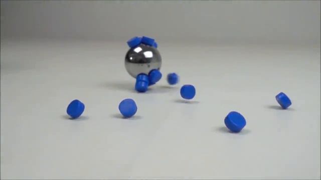 Столкновение магнитов в замедленной съемке смотреть онлайн