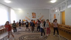 Старшая группа № 10. Песня "Осень раскрасавица"