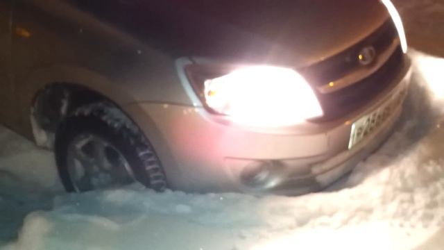 Застрять можно на чем угодно. Лада Гранта с Самоблокирующимся дифференциалом смотреть онлайн