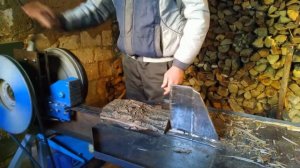 Реечный дровокол  в работе