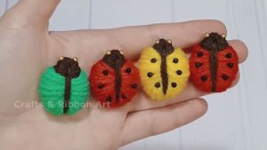 Удивительная идея создания божьей коровки с помощью вилки - Простые поделки из шерсти -