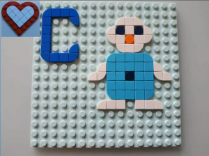 Снеговик и буква С из Lego Dot's