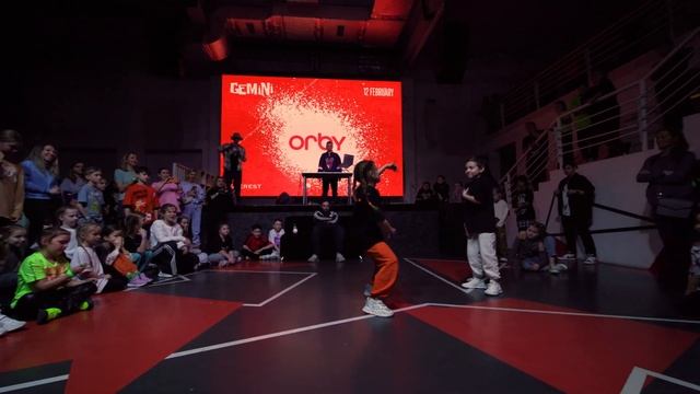 Gemini Battle Hip-Hop baby 1/4: Ваня Грозный VS Христич Алиса смотреть онлайн