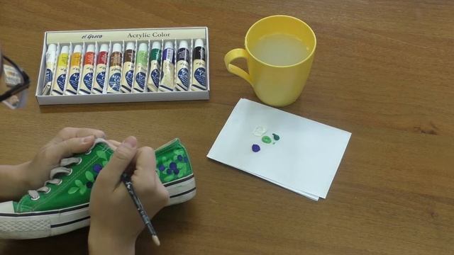 Мастер класс «Роспись по ткани: обновляем старые кеды». смотреть онлайн