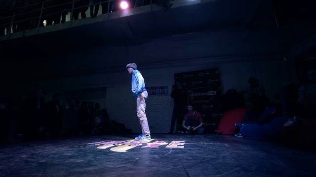 YuRock vs BumbleBee | 1/4 | Red Bull BC One Rostov-On-Don Cypher 2014 смотреть онлайн