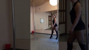 Уроки пилона. Красивая проходка вокруг пилона для связок.