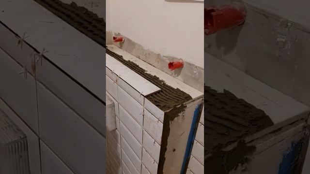 Укладываем мелкоформатную плитку в ванной ч.4 #ремонтквартир #отделочныеработы #ремонт #плиточник