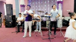 Yurak yondi to'yda jonli ijro Zohidjon Yunusov