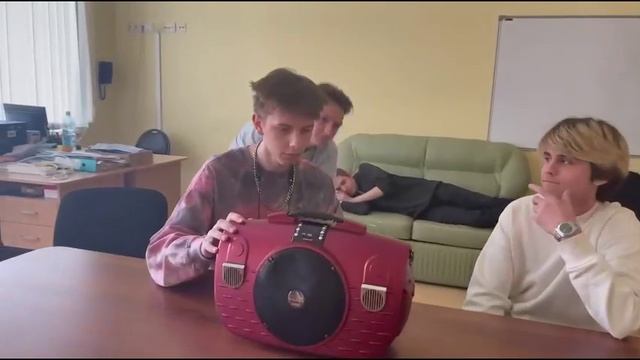 Последний звонок-2022. Визитка 11В класса смотреть онлайн