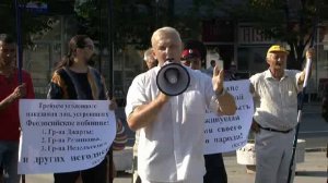 Пикет в Симферополе перед зданием СовМина (29.07.2011)