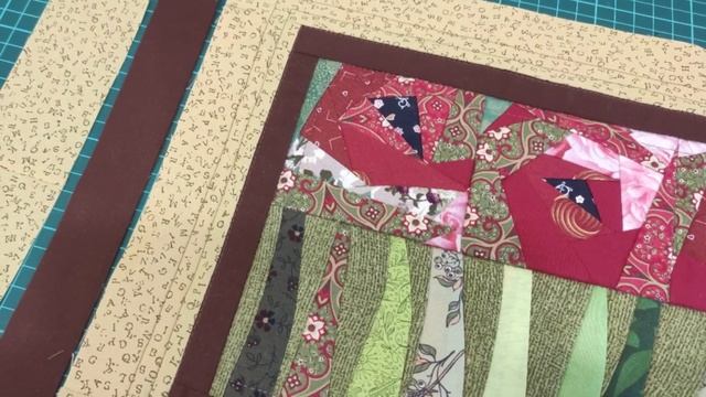 Куда девать самые мелкие остатки ткани? Шейте крейзи-розы. Из крейзи-роз шейте ланчмат. смотреть онлайн