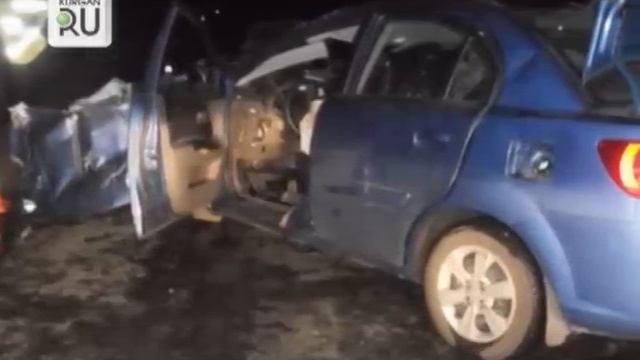 В Кетове «Kia» столкнулась с грузовиком смотреть онлайн