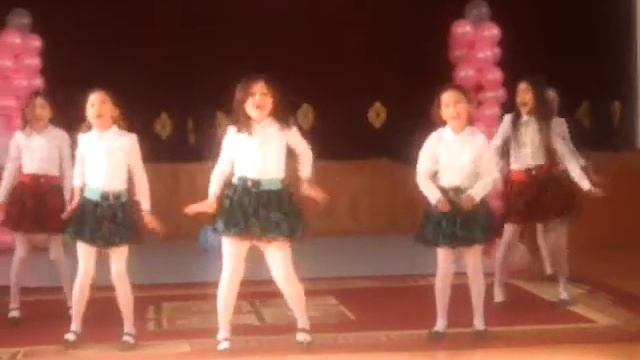 Танец 4 а на восьмое марта смотреть онлайн