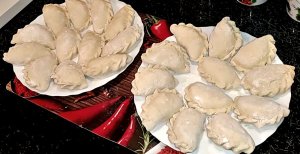 Пышные вареники на кефире с творогом