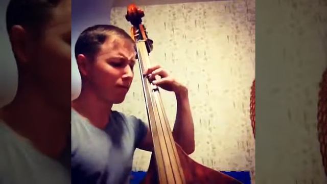 Jingle bells,bass-Ivan Lubimov смотреть онлайн