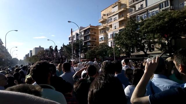 Misterio de la Milagrosa en la calle Eduardo Dato. Sábado de Pasión Sevilla 2019. смотреть онлайн