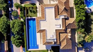 Вилла в классическом стиле с видом на море в Марбелье на Сьерра Бланка