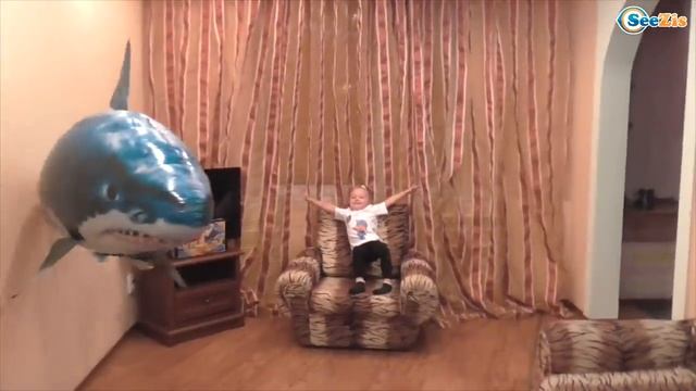✔ Ярослава — распаковка летающей акулы / Air Swimmers Remote Control Flying Fish / Video for kids ✔ смотреть онлайн