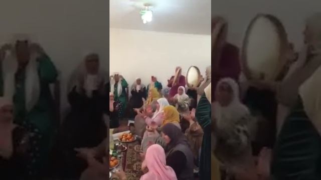 Чеченки танцуют. Chechen dancing