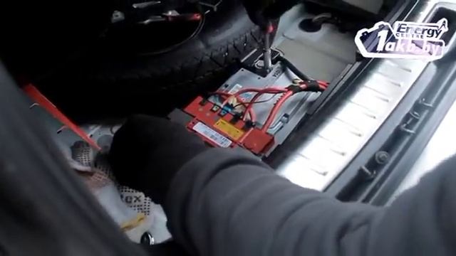 Замена аккумулятора на BMW X6 2008 4.4 смотреть онлайн