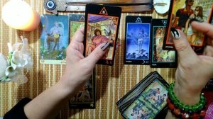 РАСКЛАД НА 4 КОРОЛЕЙ. ЧТО ОН ДУМАЕТ О ВАС СЕГОДНЯ?