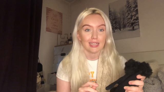 WHATS IN MY SKATE BAG | My Figure Skating Journey смотреть онлайн