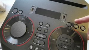 LG Xboom ON7 unboxing and sound check the Party Speaker
