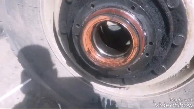 #13 замена сальников хвостовика и ступиц, так же меняем колодки. Маз 6303 смотреть онлайн